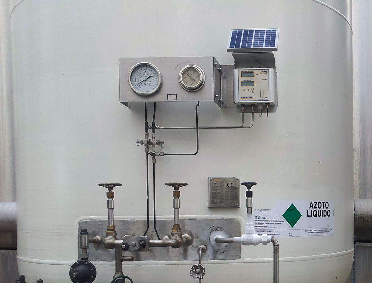 Local and remote monitoring for gas in hospital and industry 1