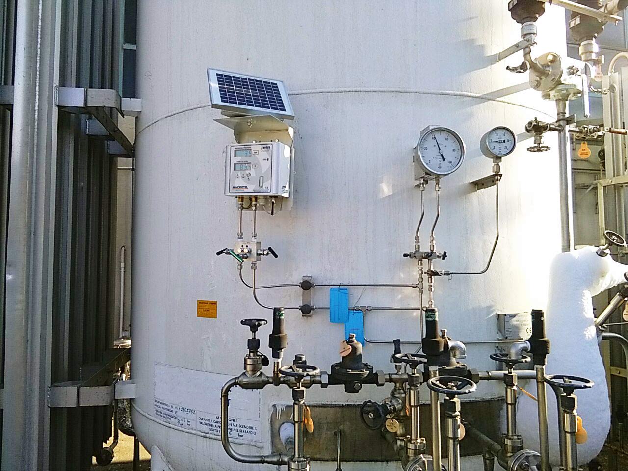 Remote tank monitoring unit 1